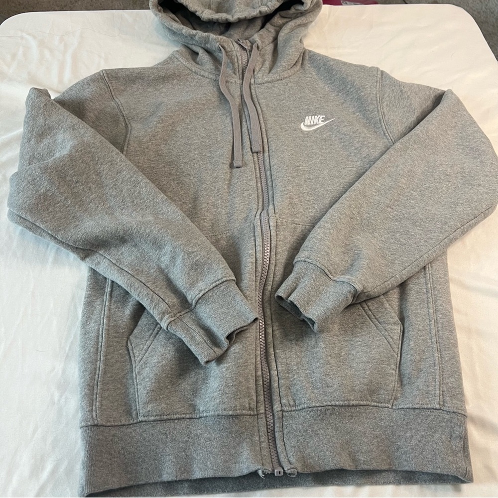 Nike Club Fleece Full-Zip Hoodie in Heather Grey